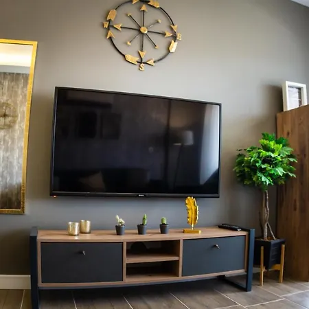 Appartement Luxuriose 1br! Netflix & Kuche - 5 Minuten Vom Strand Kusadası